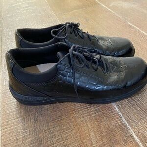 Vionic Drew diabetic shoes Sleek Black Crocodile Pattern Derbys women 7.5